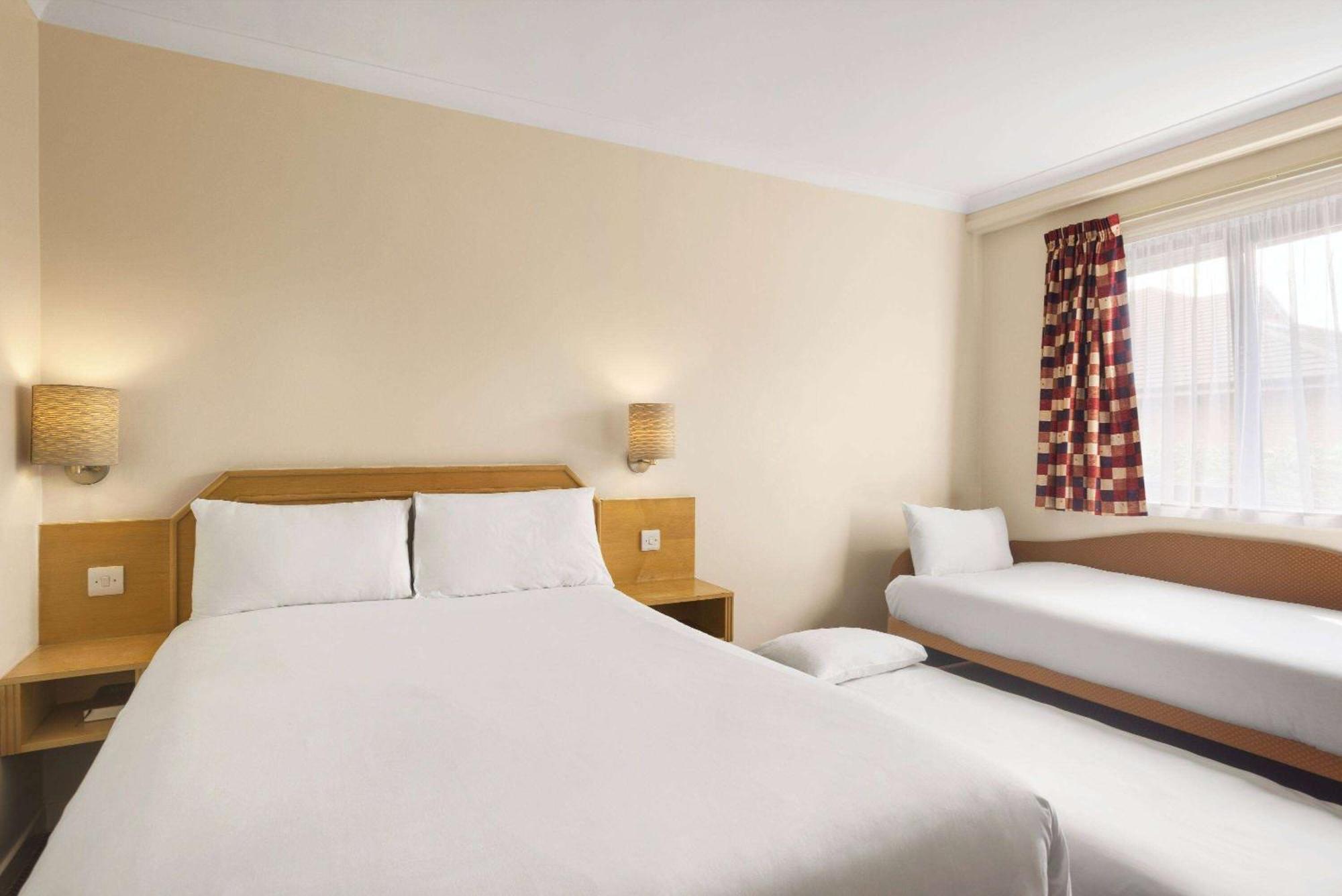 Days Inn Hamilton Ngoại thất bức ảnh